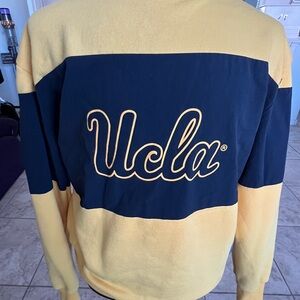 UCLA Pull&bear